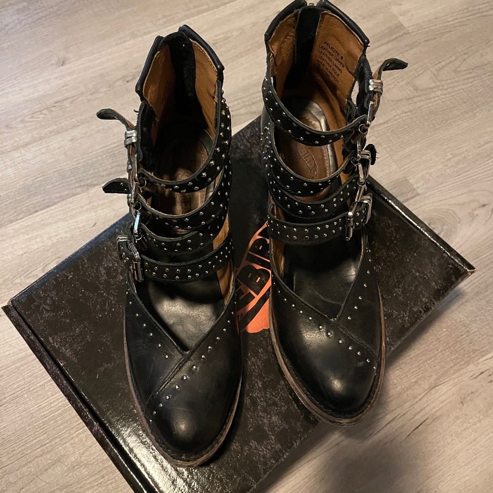 Freebird Felicity Sandal Size 9